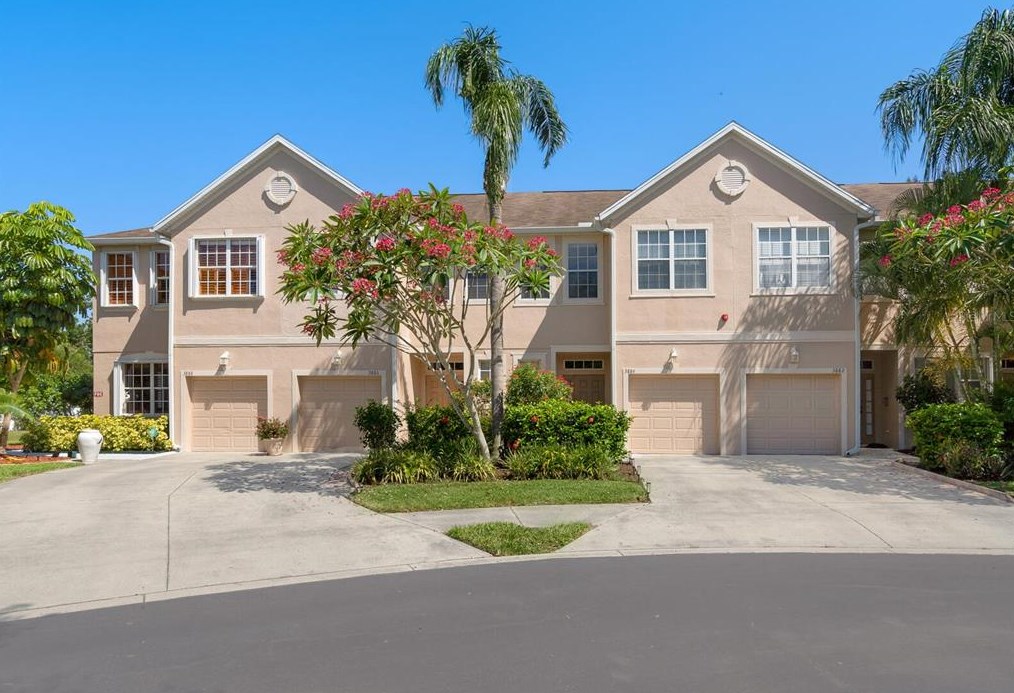 3886 Deberry Dr, Sarasota, FL 34233