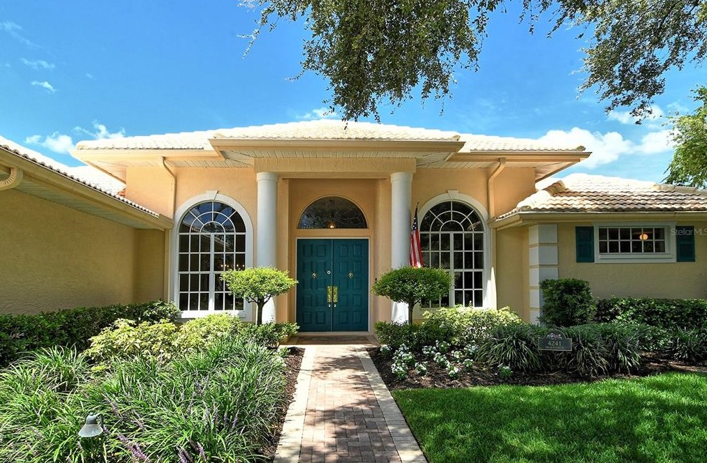4241 Palacio Dr, Sarasota, FL 34238