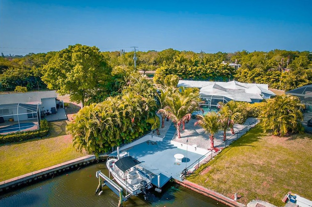2159 Constitution Blvd, Sarasota, FL 34231-4153