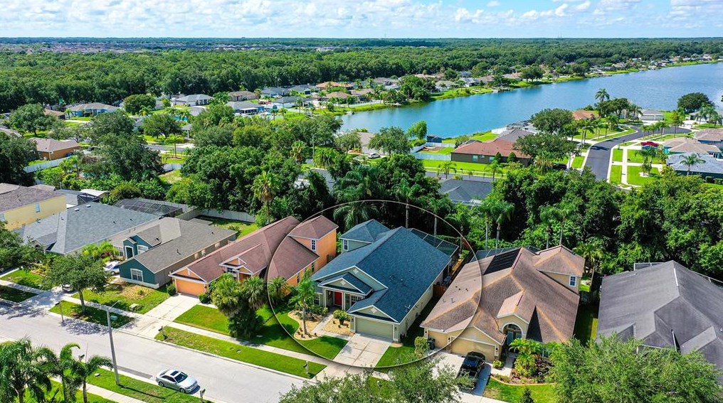 7703 Nottinghill Sky Dr, Ruskin, FL 33572