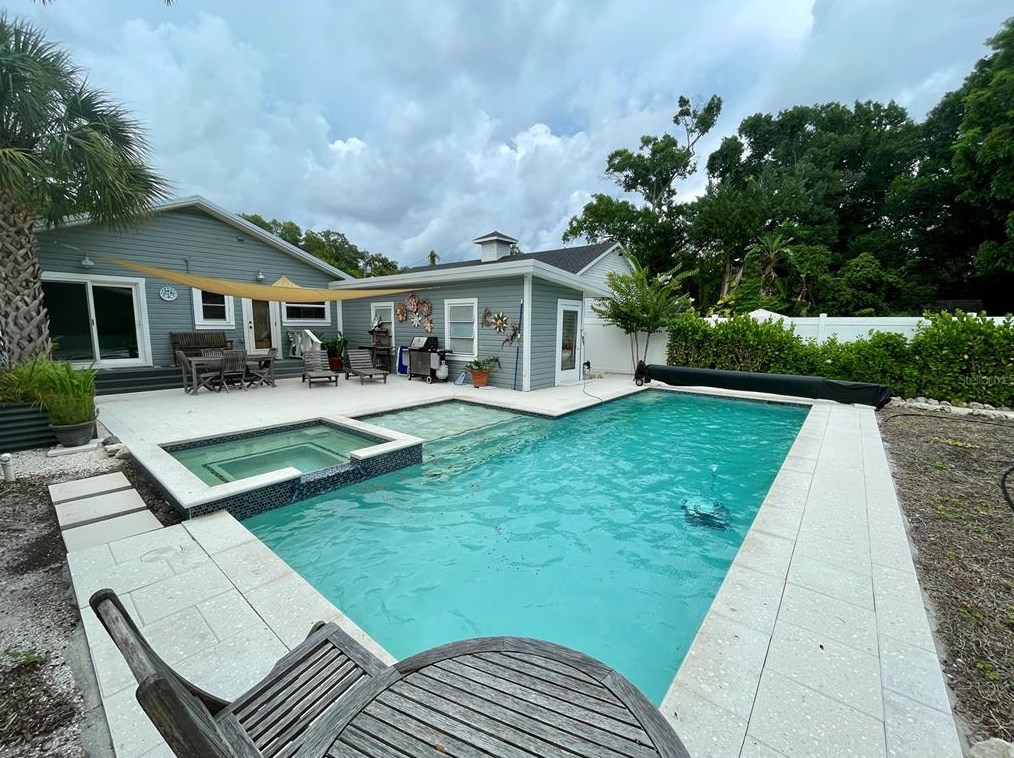2703 10th Ave W, Bradenton, FL 34205