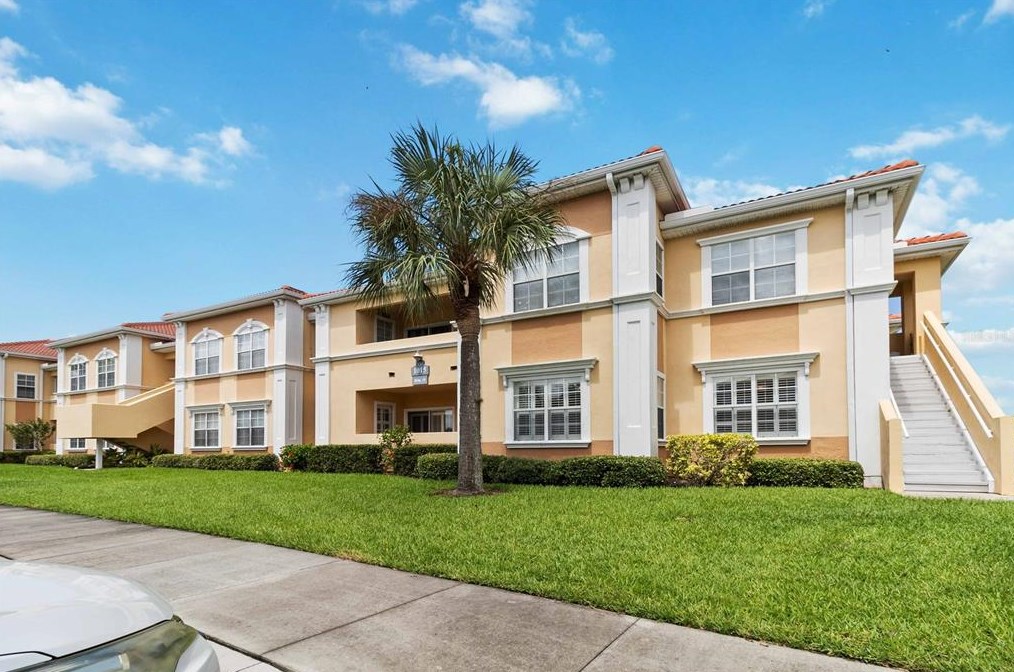 1015 Villagio Cir #104, Sarasota, FL 34237