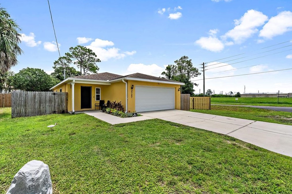 3727 20th St, Bradenton, FL 34205-9168