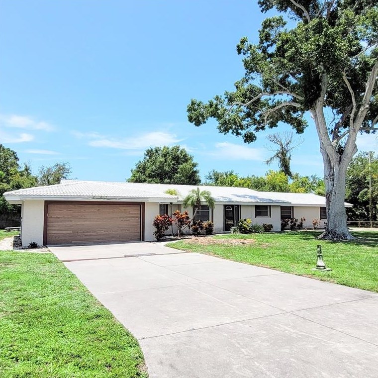7420 Cass Cir, Sarasota, FL 34231