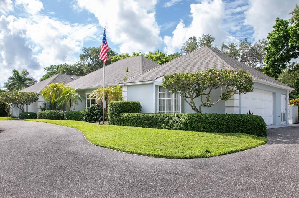 1444 Pine Bay Dr, Sarasota, FL 34231