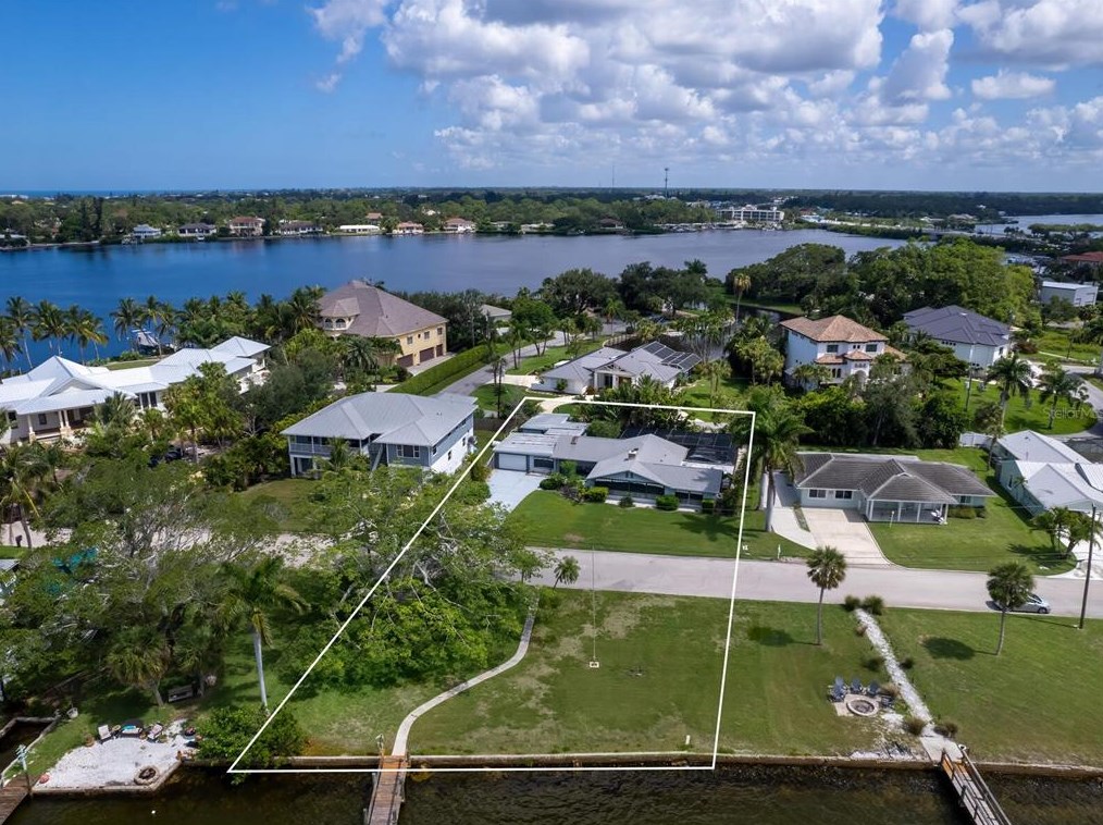 312 Sunrise Dr, Nokomis, FL 34275