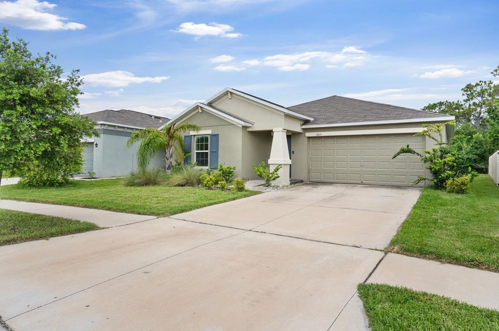 7015 Trent Creek Dr, Ruskin, FL 33573