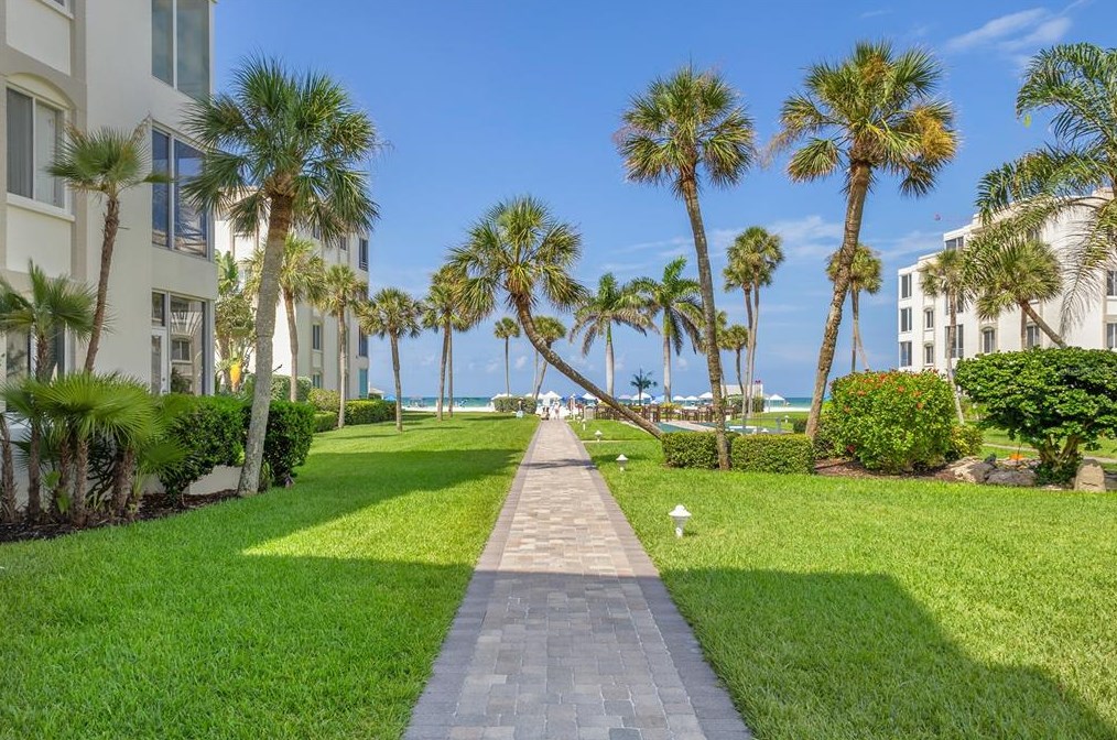 6146 Midnight Pass Rd, Sarasota, FL 34242-2213