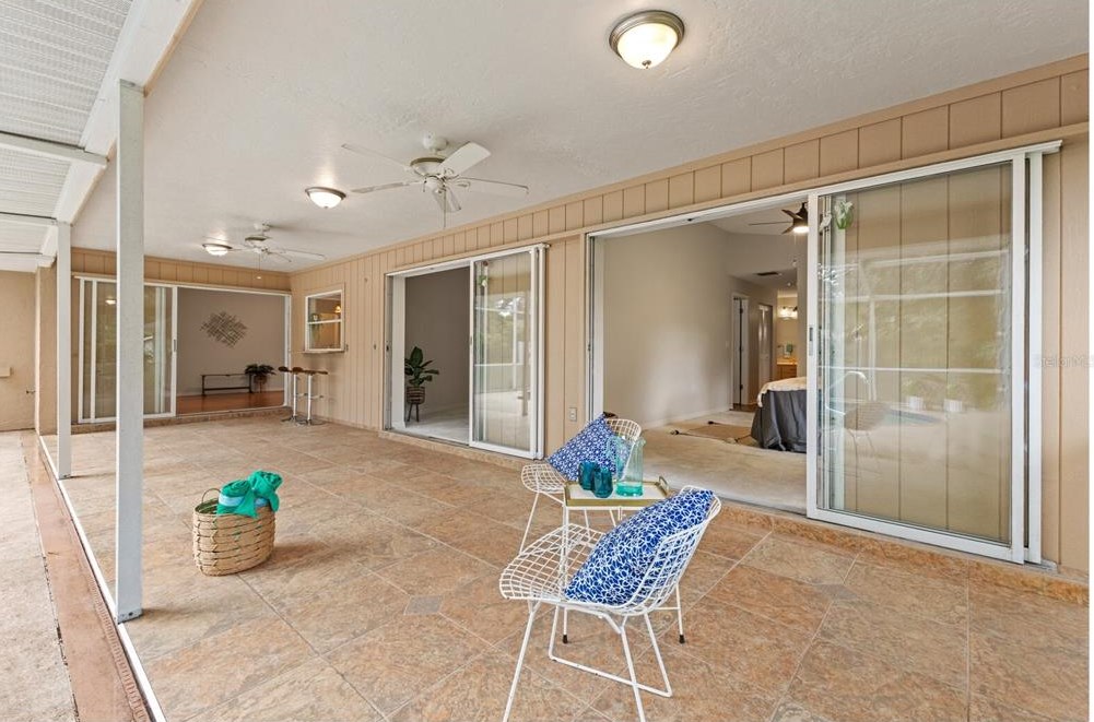 4959 80th Avenue Cir, Sarasota FL  34243-4916 exterior