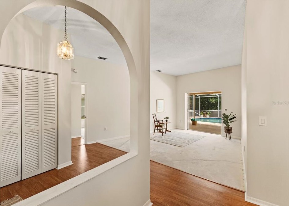 4959 80th Avenue Cir, Sarasota FL  34243-4916 exterior