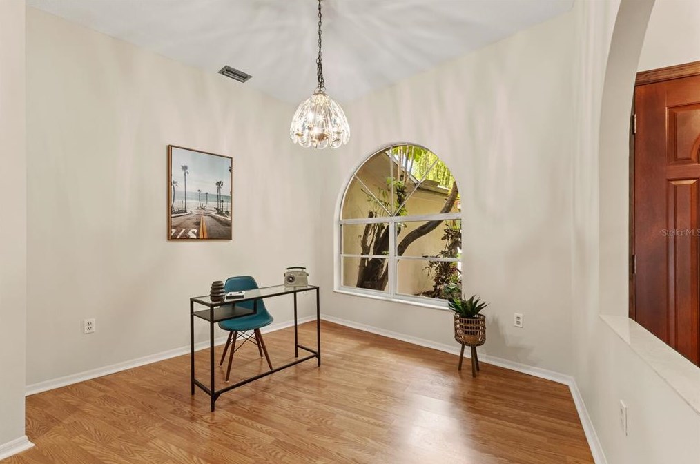 4959 80th Avenue Cir, Sarasota FL  34243-4916 exterior