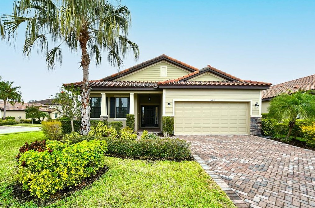 3605 81st Pl E, Sarasota, FL 34243