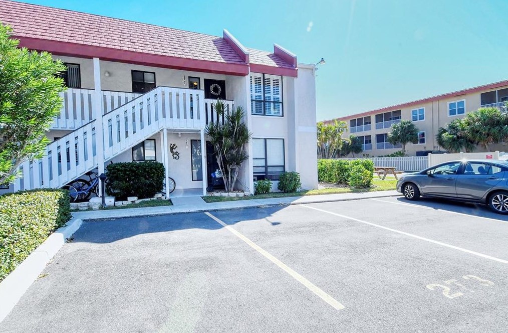 1801 Gulf Dr N #275, Bradenton Beach, FL 34217