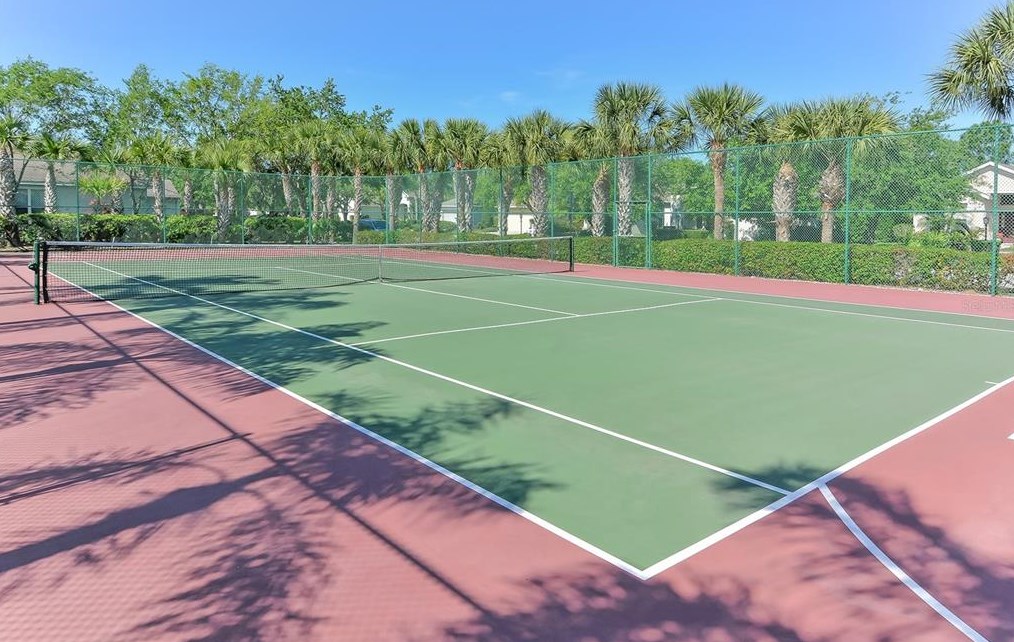 5147 Creekside Trl, Sarasota FL 34243-3879 exterior