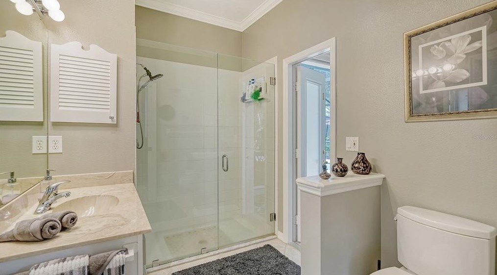 5147 Creekside Trl, Sarasota FL 34243-3879 exterior