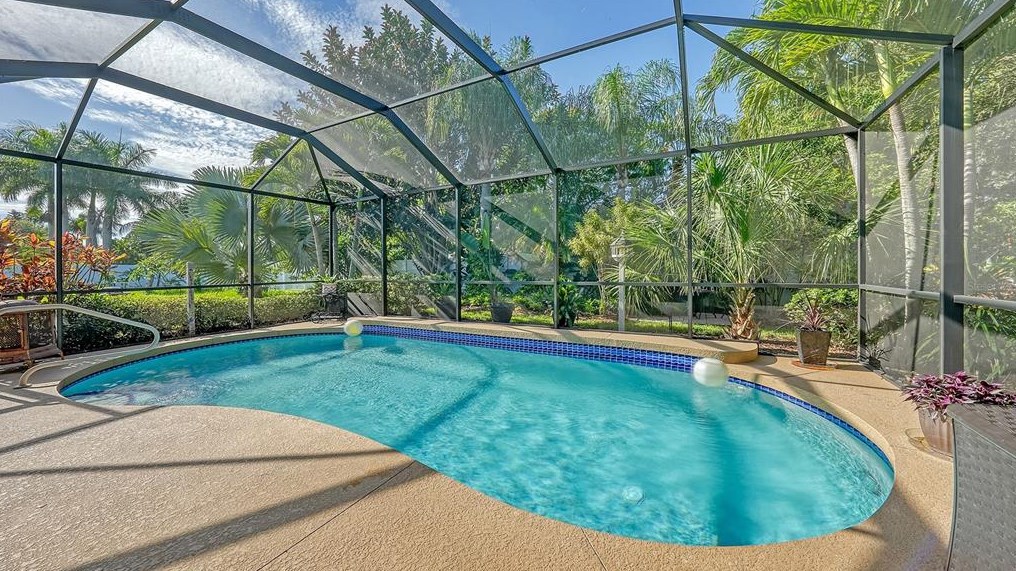 5147 Creekside Trl, Sarasota FL 34243-3879 exterior