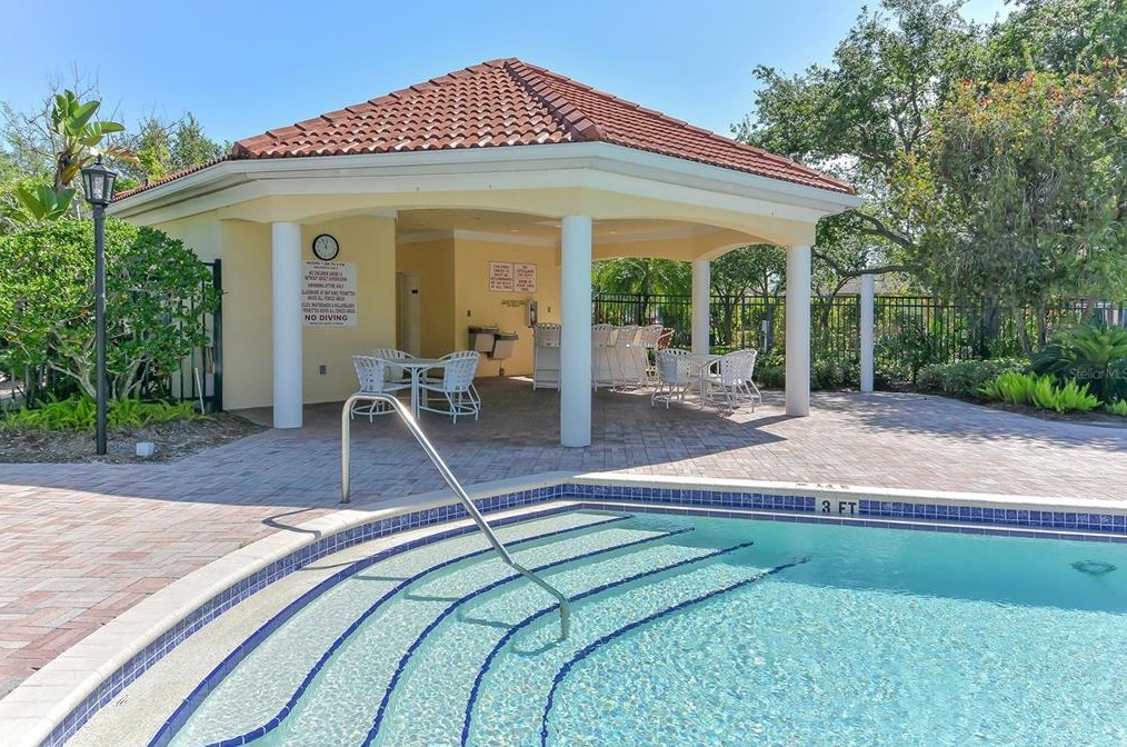 5147 Creekside Trl, Sarasota FL 34243-3879 exterior