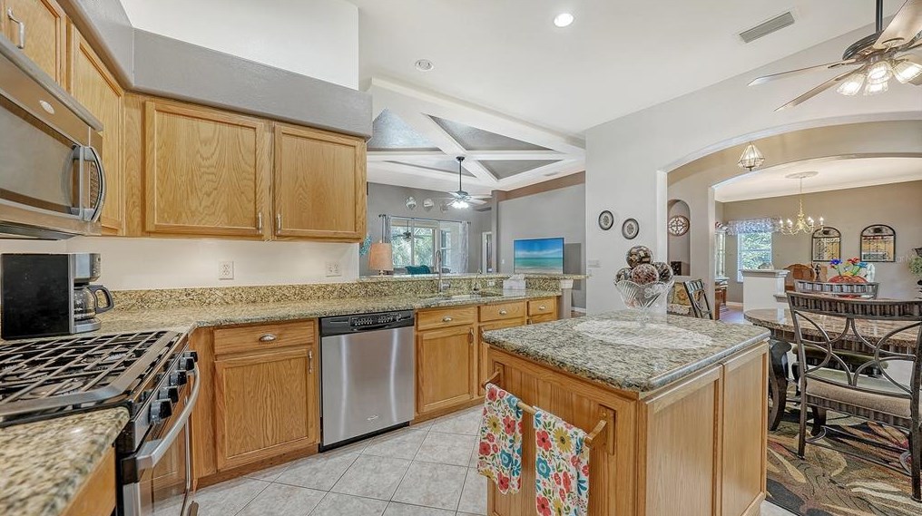 5147 Creekside Trl, Sarasota FL 34243-3879 exterior