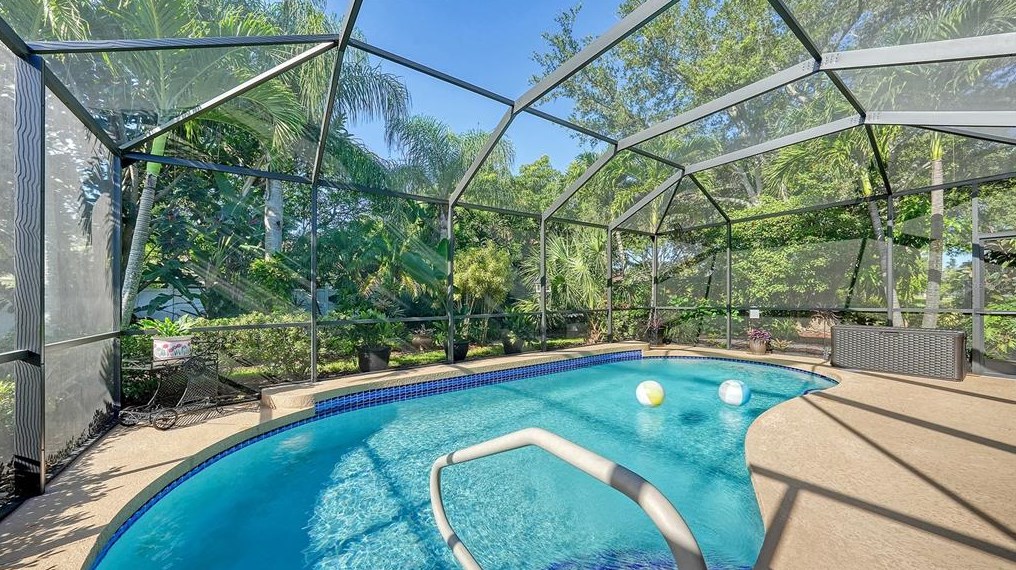 5147 Creekside Trl, Sarasota FL 34243-3879 exterior