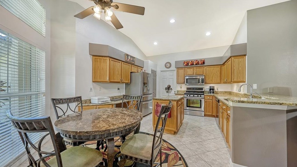 5147 Creekside Trl, Sarasota FL 34243-3879 exterior