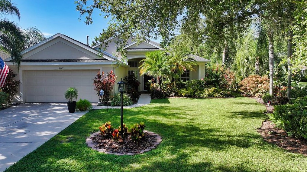 5147 Creekside Trl, Sarasota, FL 34243-3896