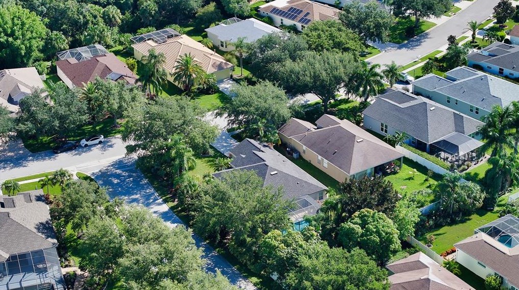 5147 Creekside Trl, Sarasota FL 34243-3879 exterior