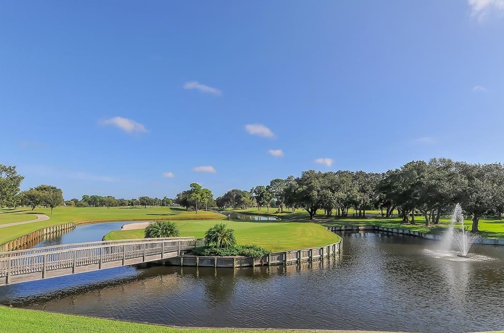 5147 Creekside Trl, Sarasota FL 34243-3879 exterior