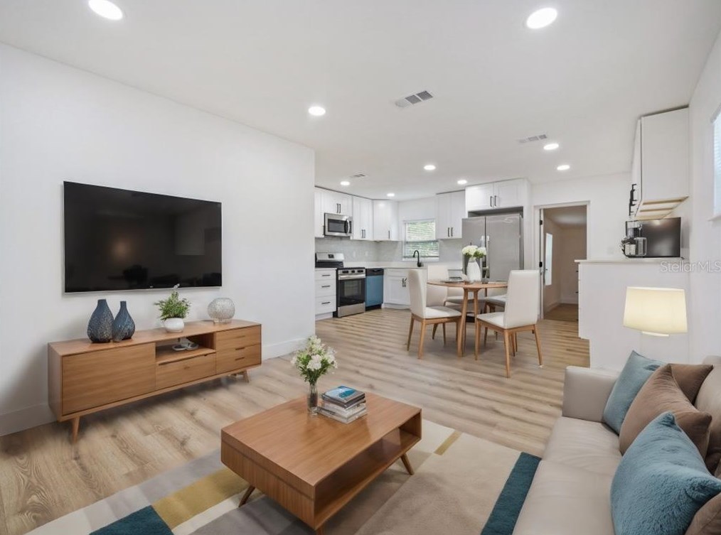 10004 Lola St, Tampa, FL 33612-7160