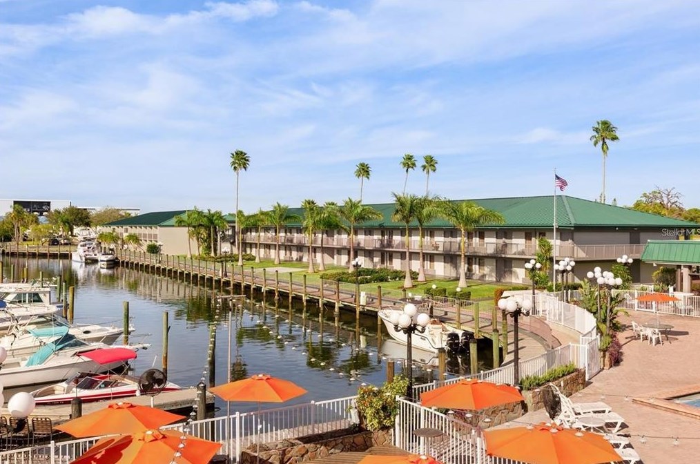 7150 N Tamiami Trl #s611, Sarasota, FL 34243