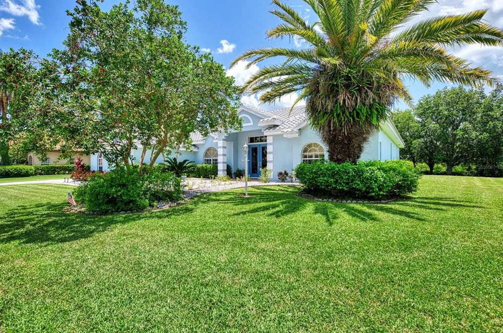 9044 Misty Creek Dr, Sarasota, FL 34241-9570