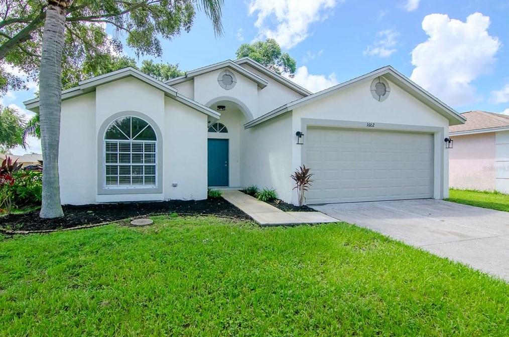 1602 Portsmouth Lake Dr, Brandon, FL 33511