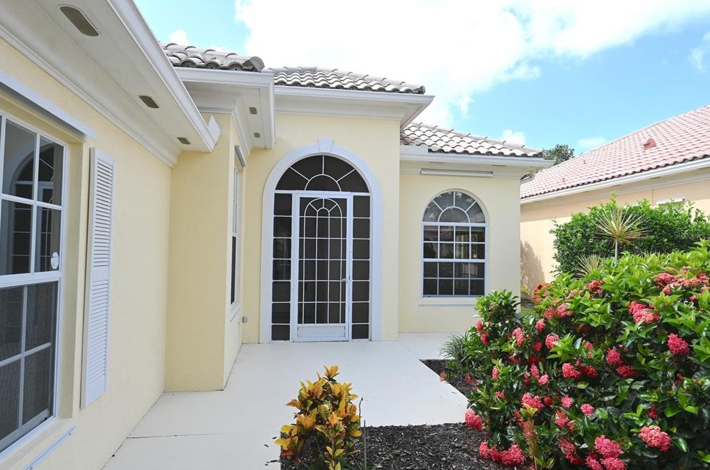 5829 Ferrara Dr, Sarasota, FL 34238