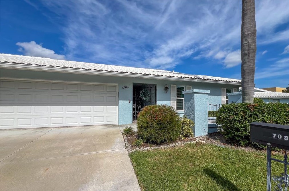 708 67th St, Bradenton, FL 34209-1647