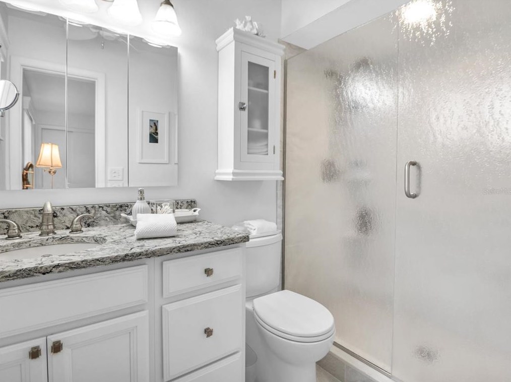 5364 Winewood Dr, Sarasota FL  34232-5625 exterior