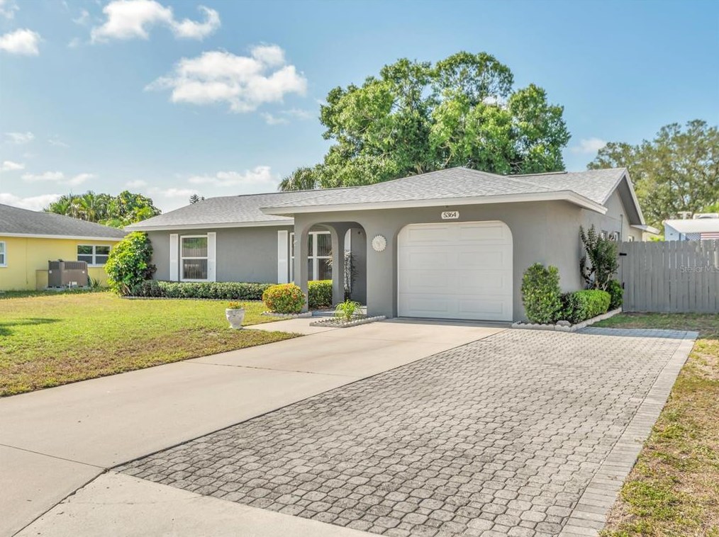 5364 Winewood Dr, Sarasota, FL 34232-5624