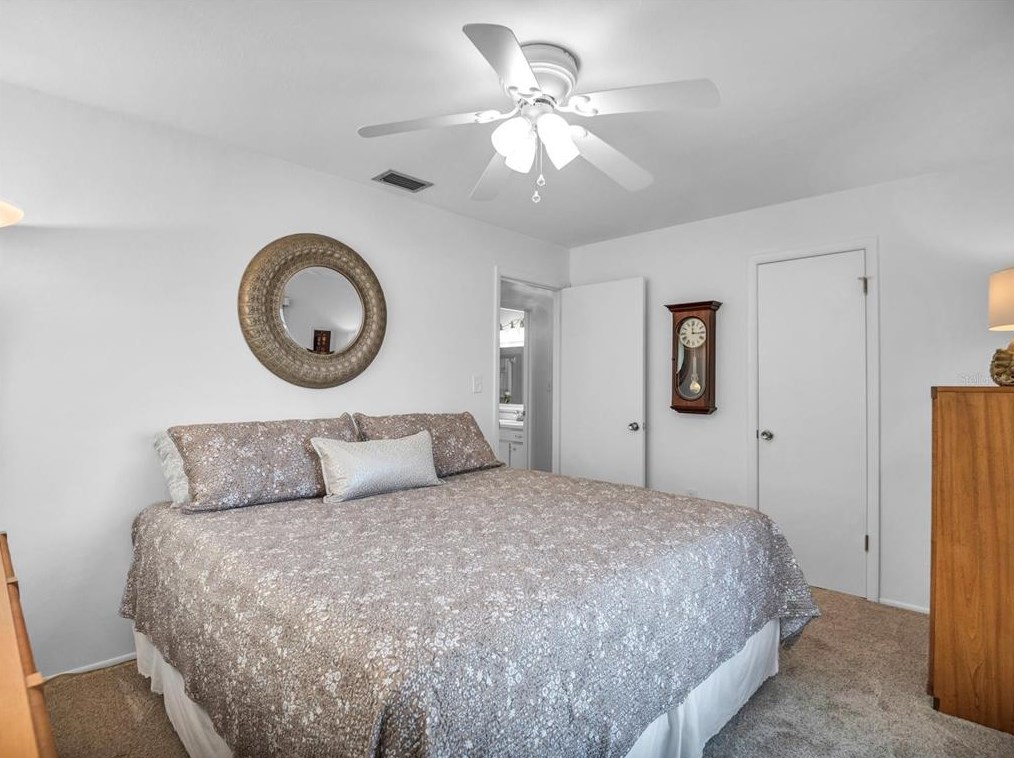 5364 Winewood Dr, Sarasota FL  34232-5625 exterior