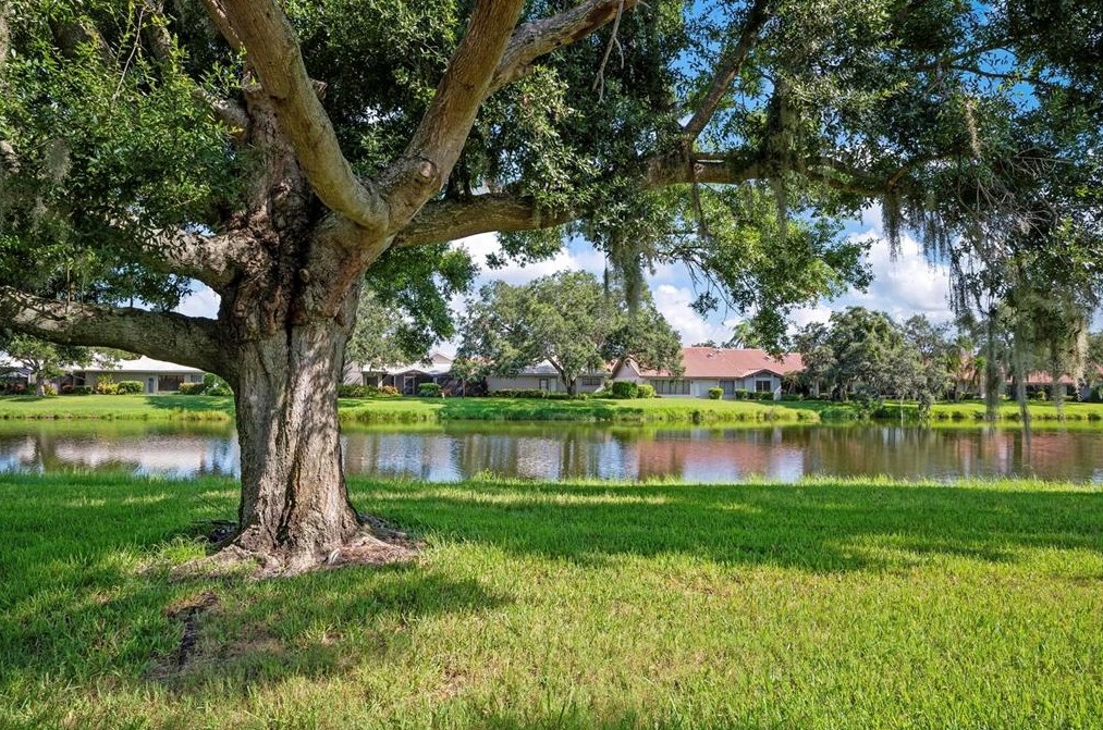3921 Wilshire Cir, Sarasota, FL 34238-2501