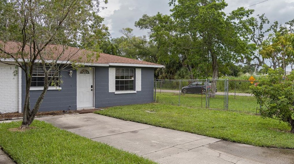 1326 59th Ave, Bradenton, FL 34203-6843