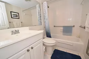 1608 Bayhouse Point Dr, Sarasota, FL 34231 - Photo 14