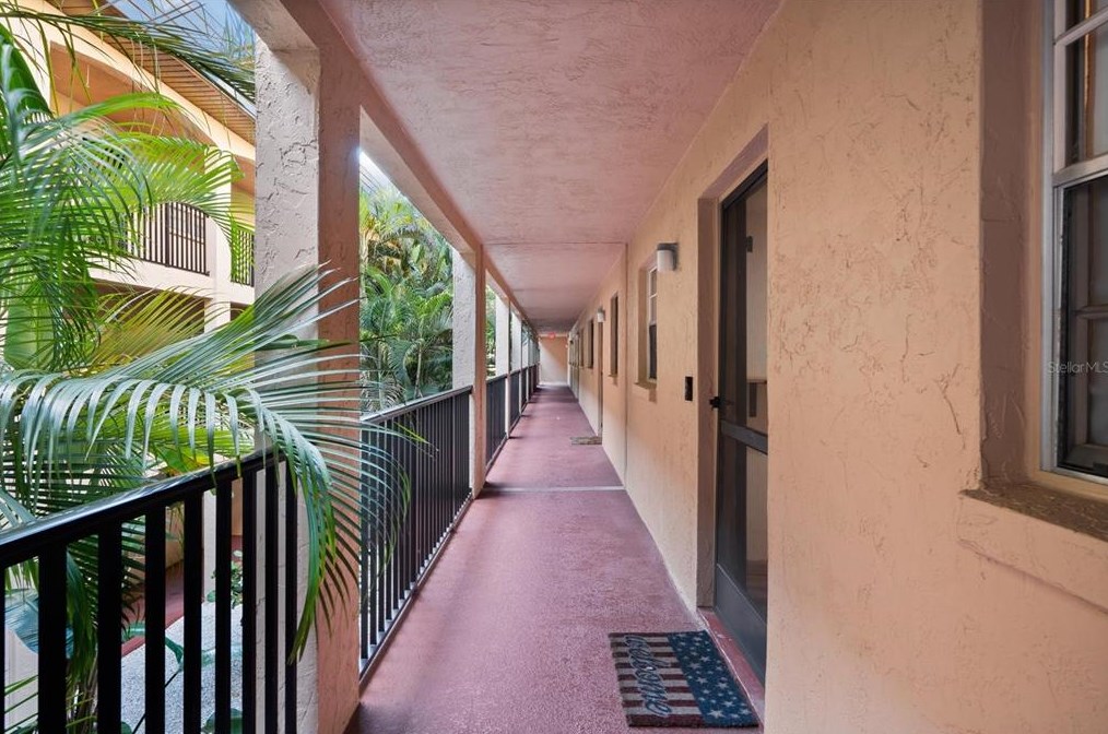 3700 S Osprey Ave #214, Sarasota, FL 34239