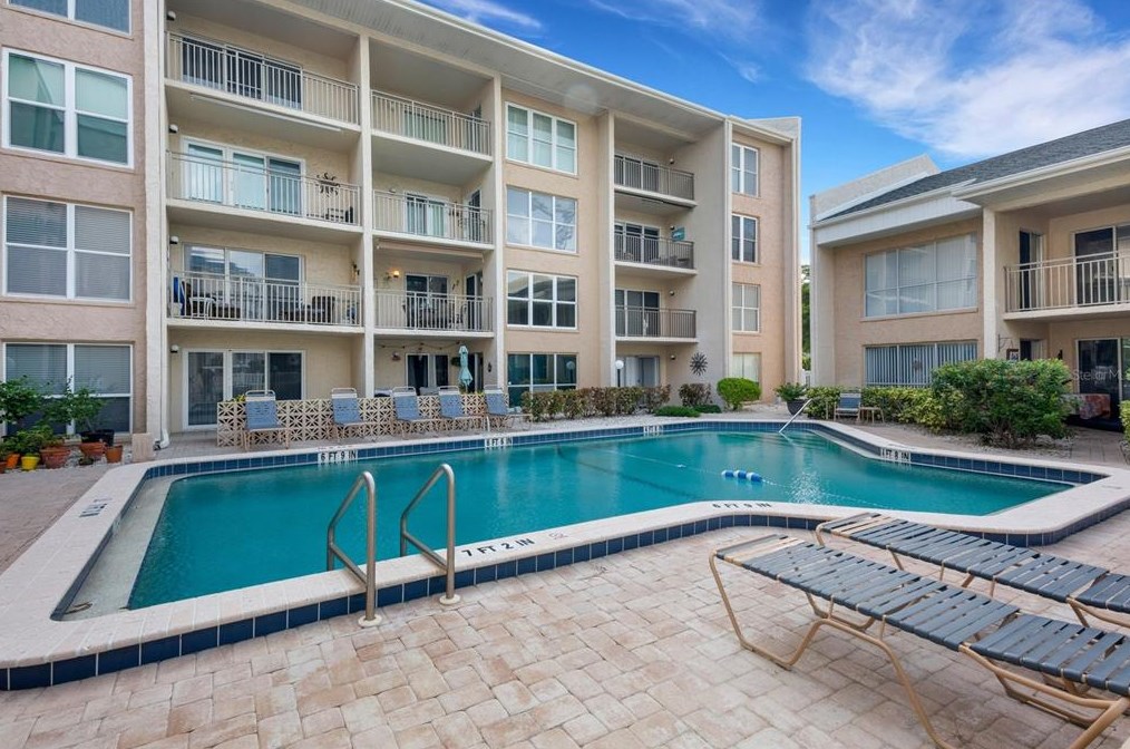 845 Benjamin Franklin Dr #202, Sarasota, FL 34236
