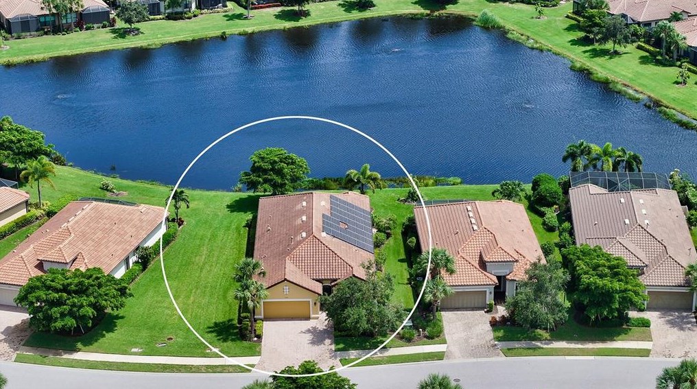 2454 Vaccaro Dr, Sarasota, FL 34231