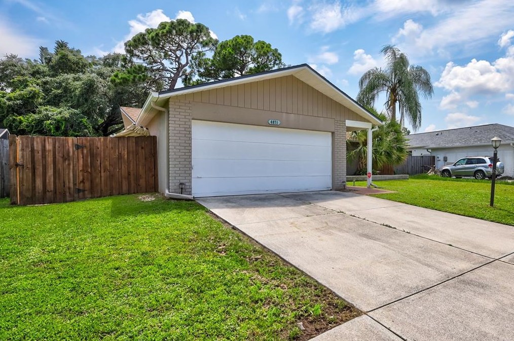 4071 Palau Dr, Sarasota, FL 34241