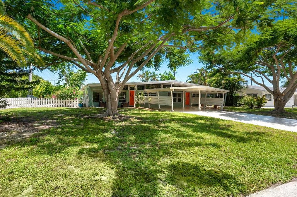 2003 Tetlow Pl, Sarasota, FL 34239