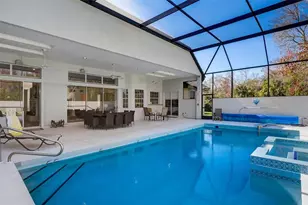 4653 Hadfield Dr, Sarasota, FL 34235 - Photo 2