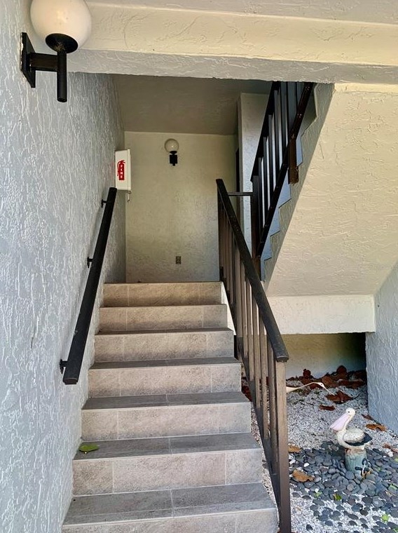 9054 Midnight Pass Rd, Sarasota, FL 34242-2975