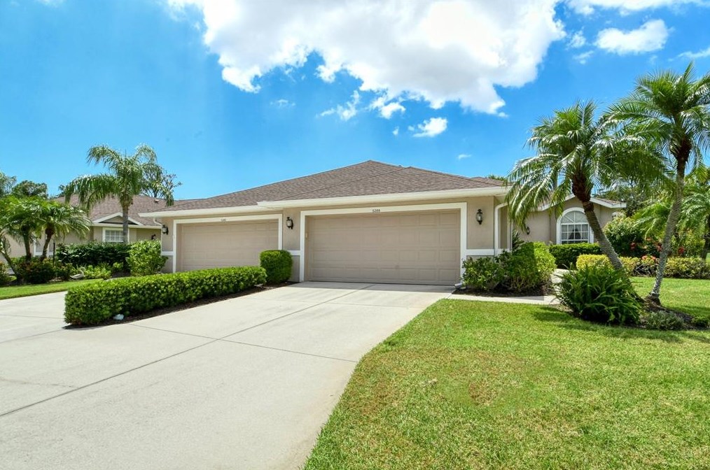 5289 Chase Oaks Dr, Sarasota, FL 34241-7165