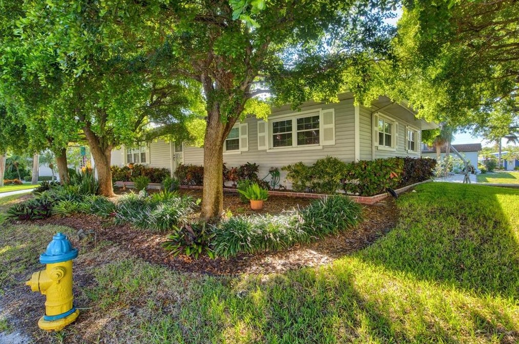 780 Tarawitt Dr, Longboat Key, FL 34228