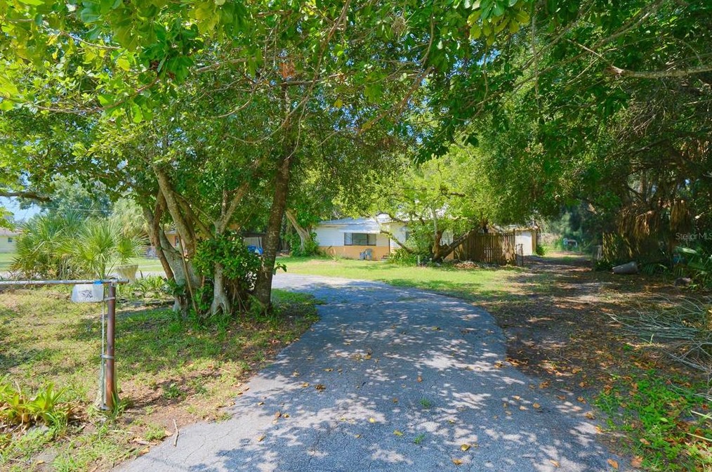 5604 16th St, Bradenton, FL 34207-3626