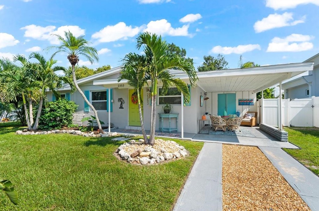 2353 Prospect St, Sarasota, FL 34239-2428